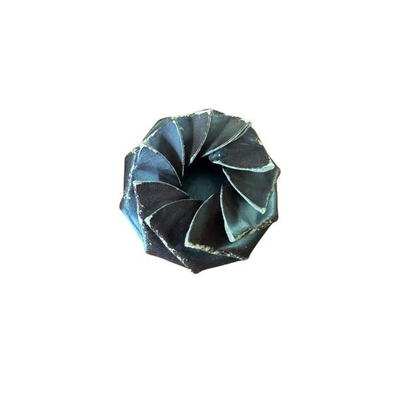 VTG Distressed Leather Change Purse Pinwheel Design Flapper Era Coin Holder - Picture 1 of 4